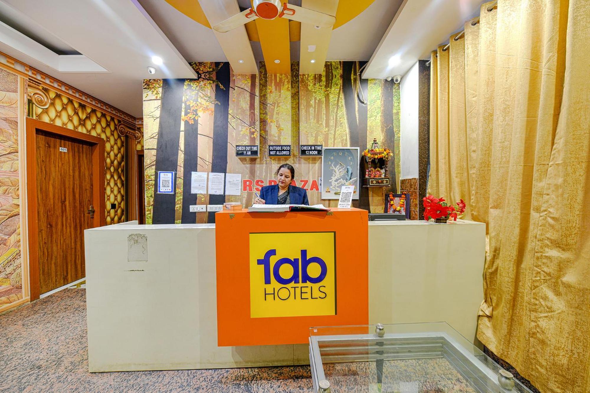 Fabexpress Shanti Stay New Delhi Exterior photo